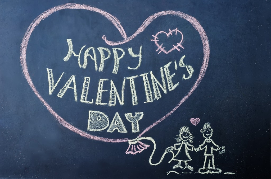 happy Valentines day written on the chalk Board. happy Valentines2